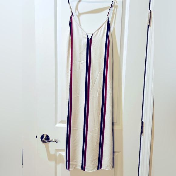 Amuse Society NWT Straight stripe white slit midi dress XS casual or dressy - Picture 3 of 5